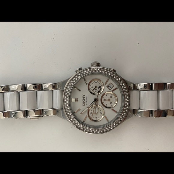 DKNY Watch - Picture 2 of 2